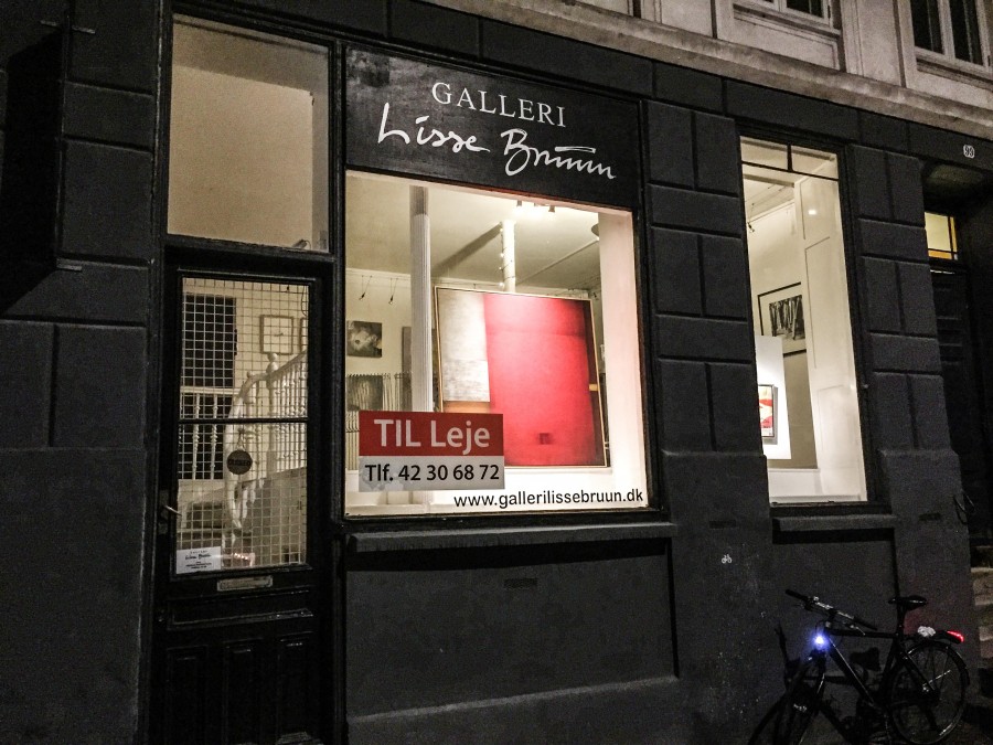 Galleri Lisse Bruuns juleudstilling 3 december 2015 - 9 januar 2016. Sidste juleudstilling i galleriet, der lukker med udgangen af marts 2016 efter 42 års virksomhed pi lokalerne, deraf de seneste 25 år som galleri. Foto: Lars Pryds