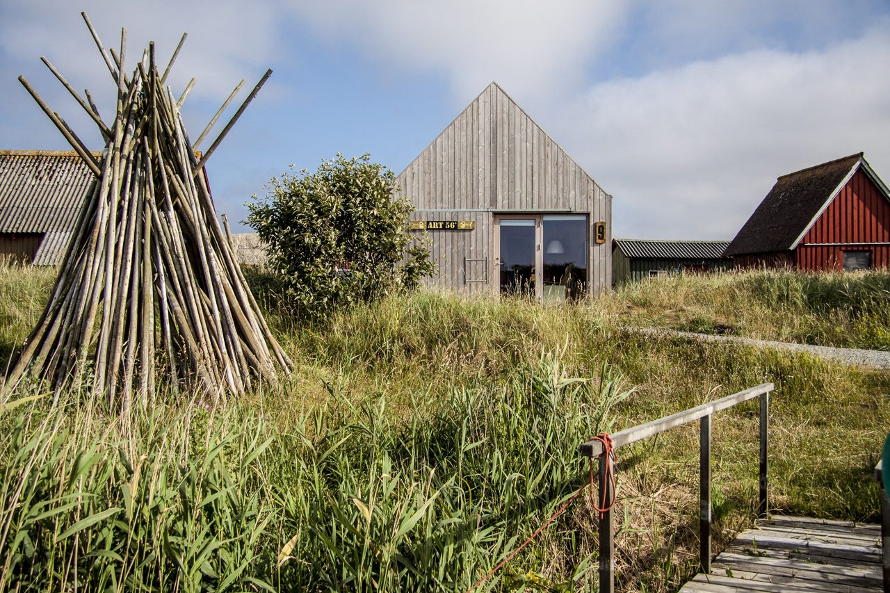 Lars Pryds bebor Kunstnerboligen ART 56 i Hvide Sande i perioden 30. juni - 14. juli 2017. Adressen er “Æ Gammel Havn 9”, og der er åbent hus fra søndag til torsdag kl. 12-16. Foto: Lars Pryds